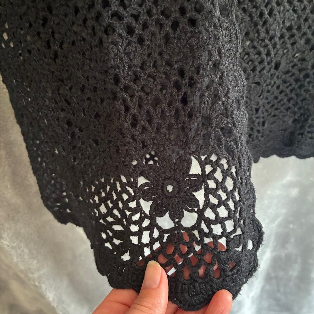 Vtg Laura Scott Crochet Cardigan Women L Black Floral Whimsigoth Dark‎ Cottage - Picture 5 of 16